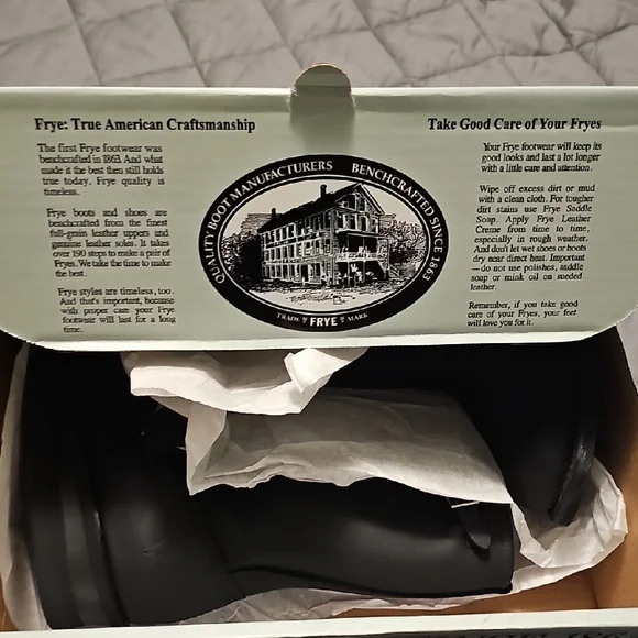 NIB 9.5 Women's Frye Black Leather Engineer Boots - Picture 8 of 8